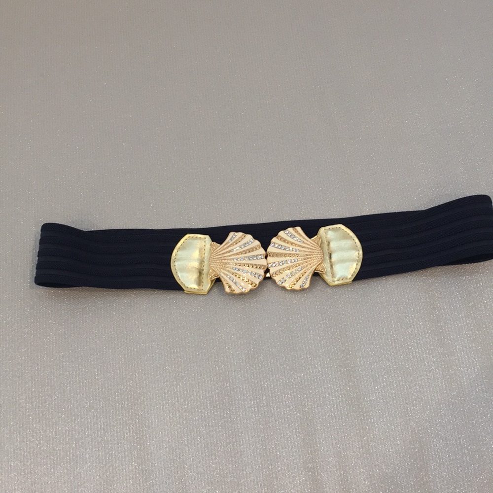 Lilly Pulitzer elastic belt 30” from each buckle